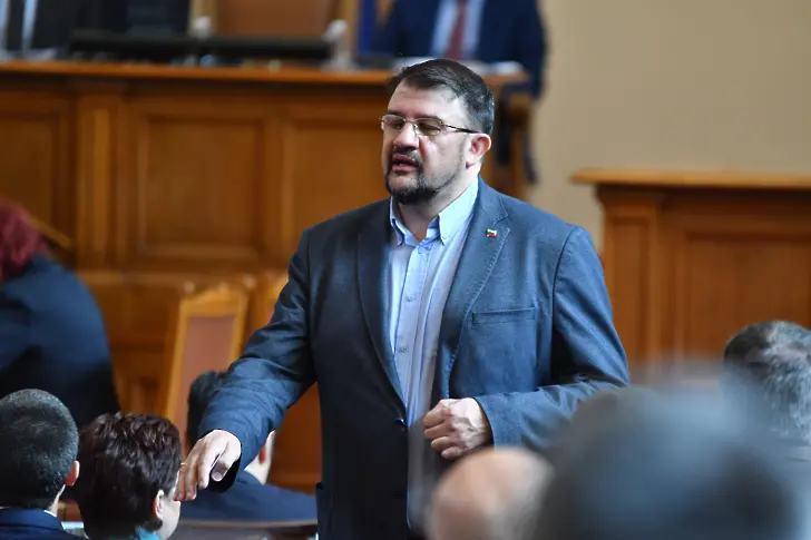 Настимир Ананиев отрече думите на Борисов, че ДПС участва в коалицията