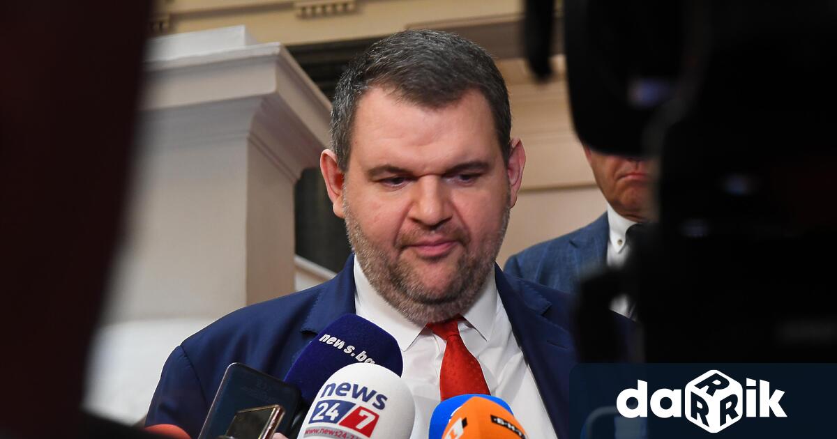 Депутатът от ДПС Делян Пеевски обяви в кулоарите на парламента,