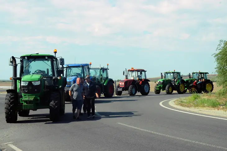 Земеделци протестираха в цялата страна