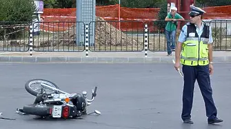 Лека кола блъсна мотоциклет в Борован – ранен е мотоциклетистът