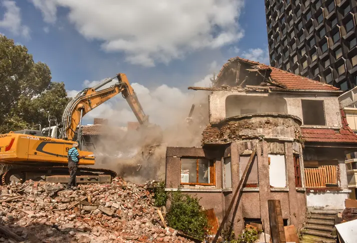 Унищожиха стари къщи в София (снимки)