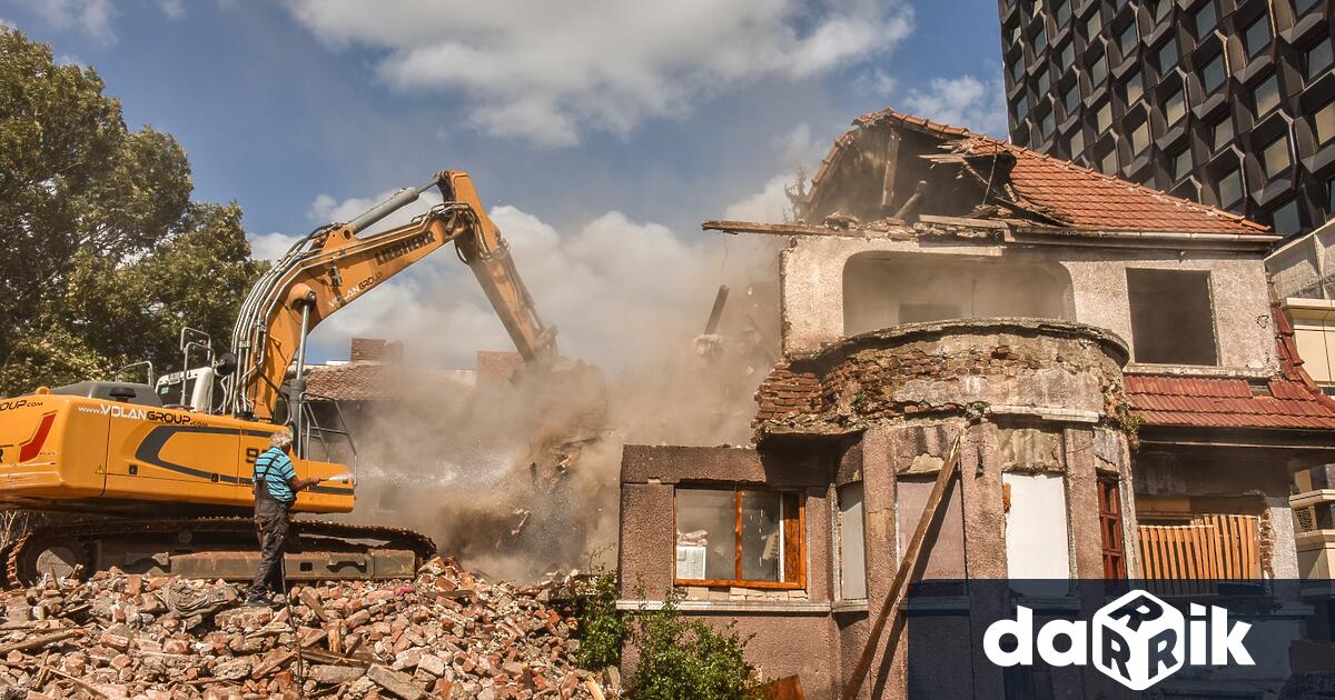 Унищожуха стари къщи в София намиращи се набул Тотлебен и