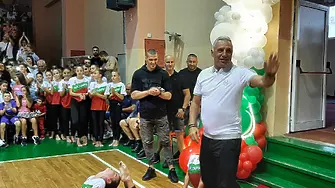 Христо Стоичков предизвика фурор в Сливен за 10-годишнината на ФК 