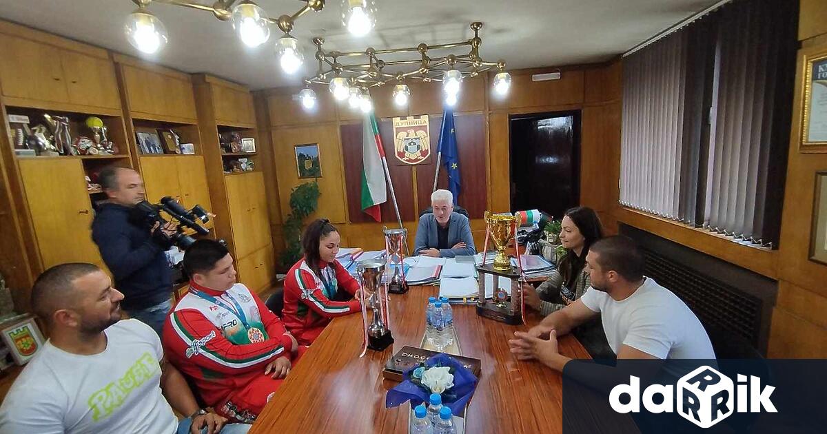 Кметът на Дупница инж Методи Чимев прие в кабинета си европейските