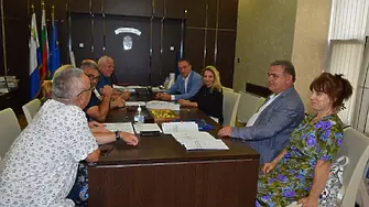Нови колективни трудови договори за администрацията и „Култура и туризъм“ в Бургас 