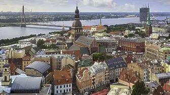 Хиляди руснаци в Латвия ще бъдат уведомени, че трябва да напуснат страната