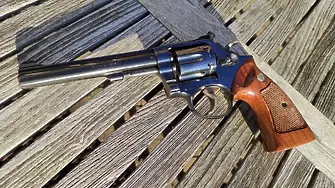 Полицията  откри и иззе револвер от жилището на мъж от Монтана
