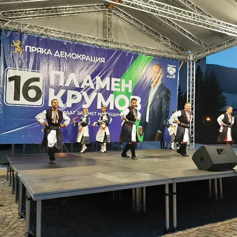 Пламен Крумов откри предизборната си кампания с концерт и намери символика в числото 16