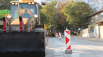 Започна цялостното асфалтиране на улиците „Тича“ и „Яребична“ 