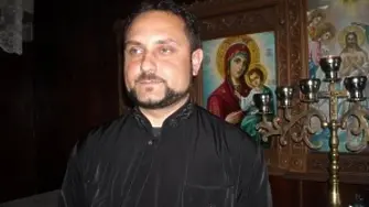 Отец Йоан Петров е удостоен с наградата „Милосърдие“ в Сливен
