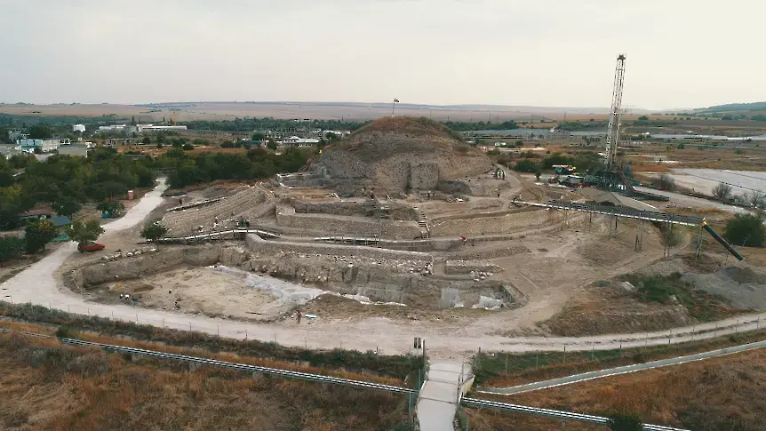 Уникален скитски скиптър на 2500 години откриха археолозите в Солницата край Провадия