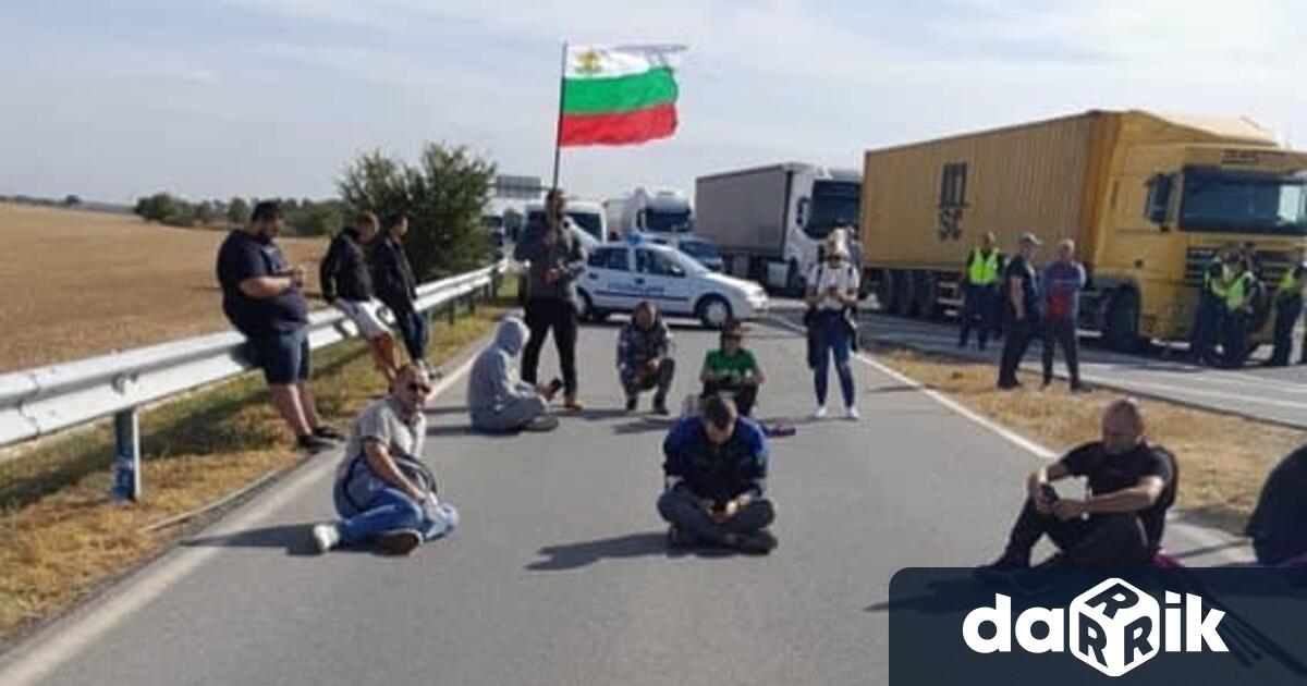 Продължават протестите на миньори и енергетици, след като вчера правителството