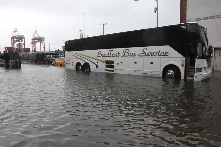 Наводнение в Ню Йорк 