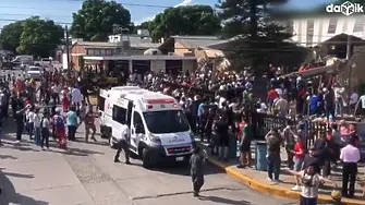 “Нека Господ ви помогне“: 9 загинали и 20 в капан след срутване на църква в Мексико (видео)