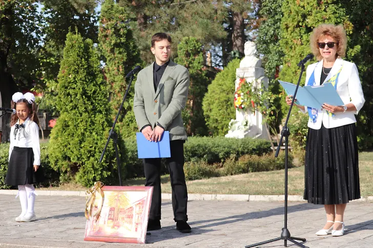 100 години Средно училище „Крум Попов” в град Левски 