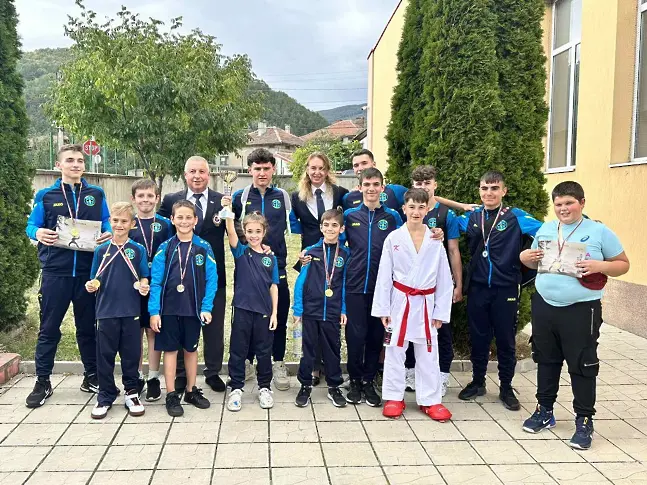 КК Шурикен са първи в крайното класиране на турнирът Челопеч Опен2023