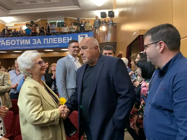 Бойко Борисов в Плевен: Ако изберете д-р Валентин Христов за кмет, ще има и стадион, и зала, и "Хемус"