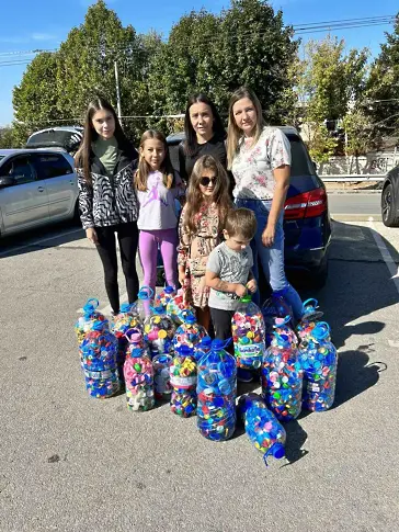 Офисът на НАП в Плевен се включи в кампания „Капачки за бъдеще“ за закупуване на поредната детска линейка