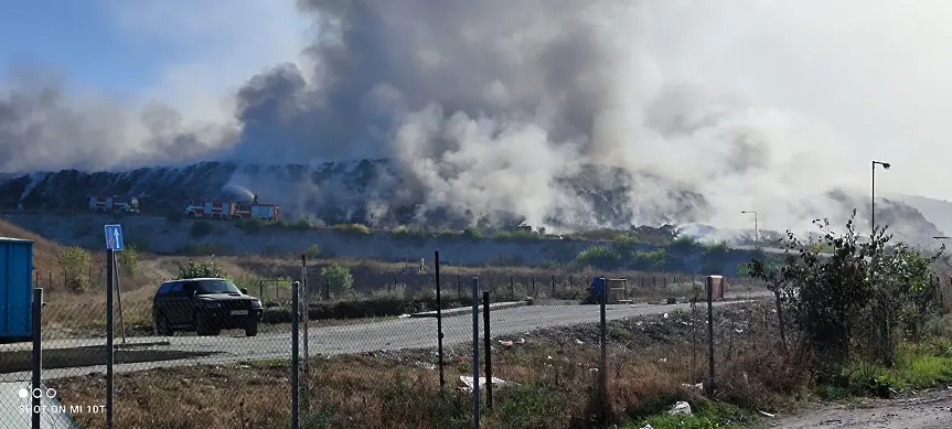 РИОСВ: Няма замърсяване на въздуха от пожара на депото край Пазарджик