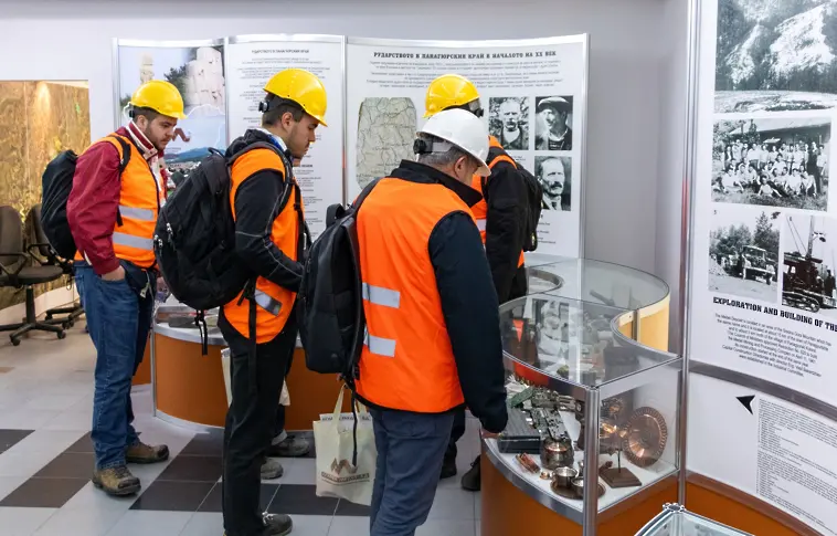 Студенти от най-стария минен университет в света посетиха „Асарел-Медет“