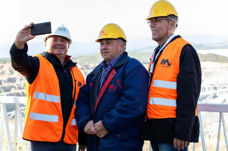 Студенти от най-стария минен университет в света посетиха „Асарел-Медет“