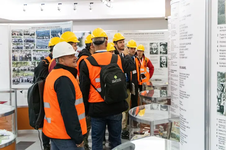 Студенти от най-стария минен университет в света посетиха „Асарел-Медет“