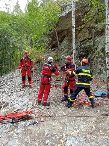 Мащабно учение в Осоговската планина-издирват и спасяват хора в труднодостъпен планински район