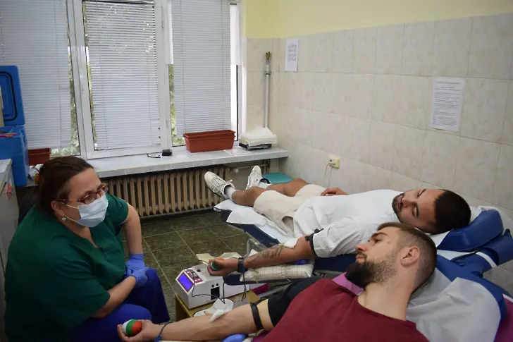 Шестима души дариха кръв в първия ден от акцията „Усмихни сърце“