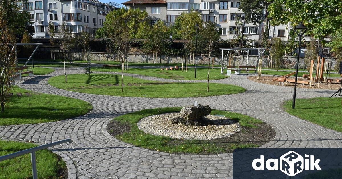 Нов парк на мястото на руините на бившия Кожен диспансер