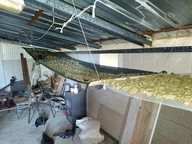 Задържаха трима за разпространение на марихуана