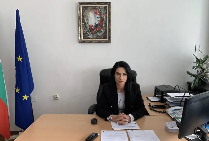 Служителите в Териториално статистическо бюро - Северозапад в Плевен излязоха на протест с искания за достойно заплащане