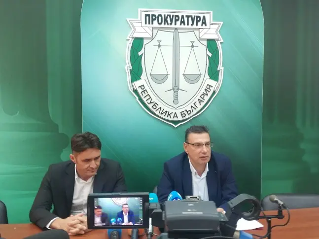 Разбиха група за трафик на луксозни крадени коли 