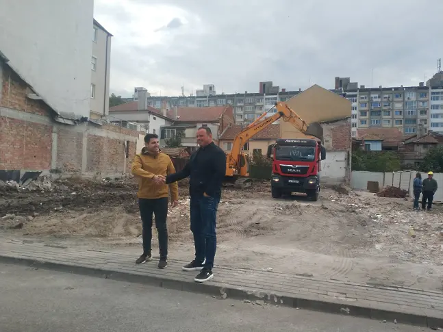 Георги Кузманов направи първа копка на нова сграда: Хората са най-важния ни капитал