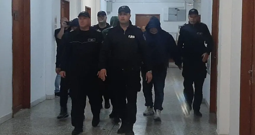 Разбиха група за трафик на луксозни крадени коли