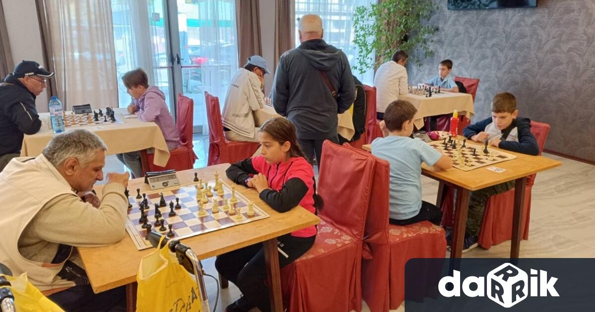През уикенда се проведе турнир по ускорен шах в който