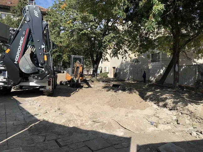 Напредват ремонтните дейности по булевард „Панония“ и централната пешеходна зона