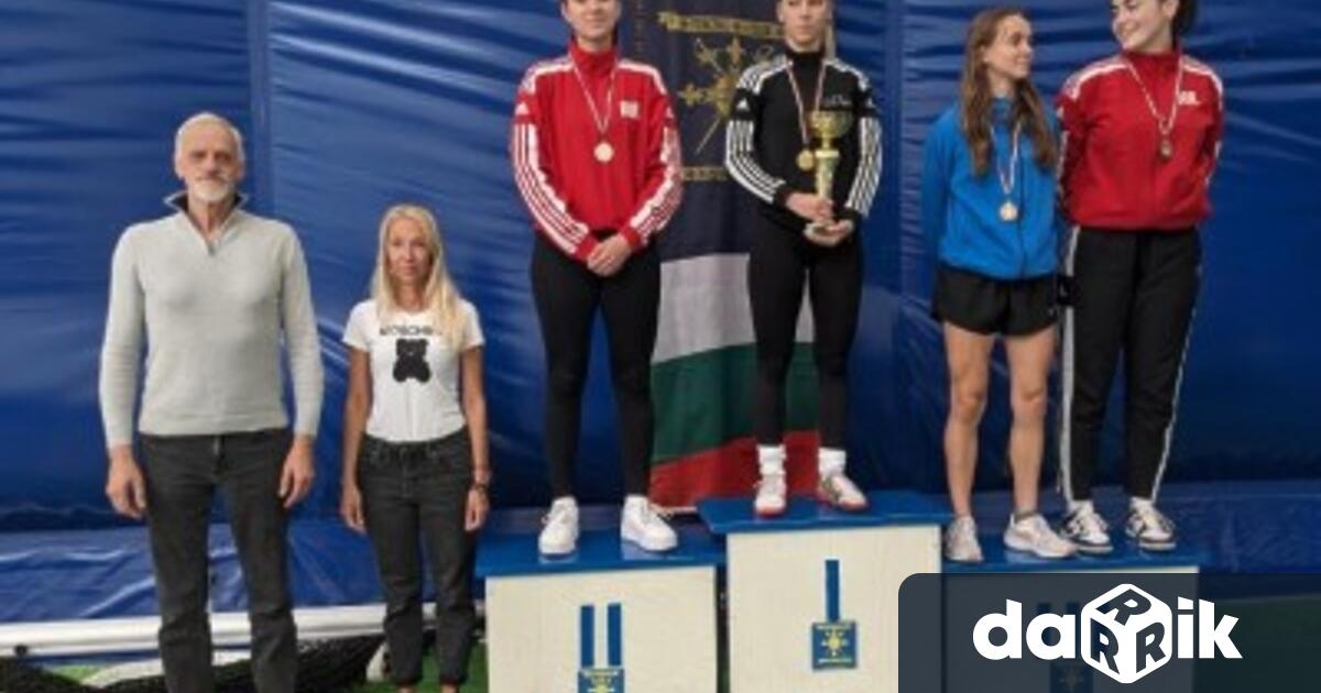 Михаела Николова от клуб Корсар спечели сребърното отличие при девойките