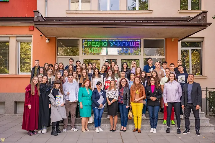 Форумът Младежкият глас на Плевен срещна ученици с вдъхновяващи личности и професионалисти в различни области