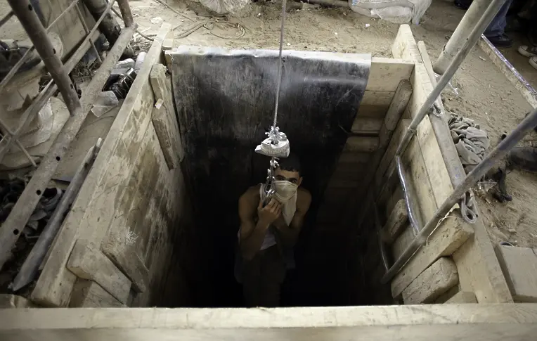 Тунелите на „Хамас“ под Газа: Убежище за оръжия, бойци и заложници (видео и снимки)