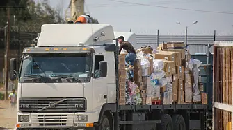 Нов конвой с хуманитарна помощ влиза в Газа през граничния пункт „Рафах”