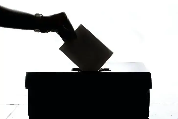 Десетки избиратели регистрирани на един адрес във Варна