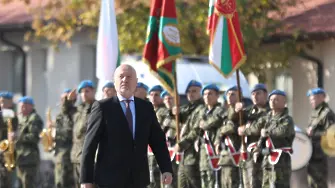 Министърът на отбраната: Ще осигурим най-модерното оборудване за Българската армия