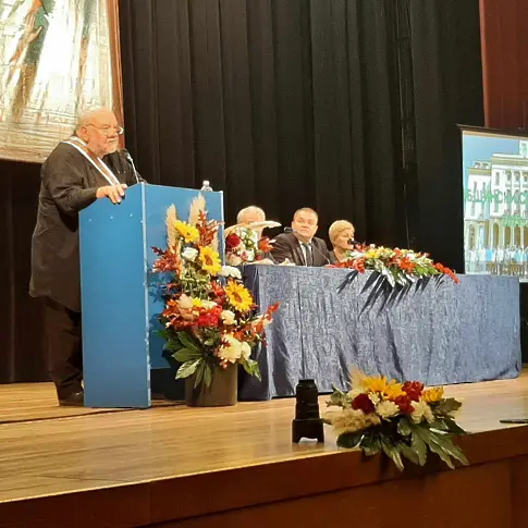 Отличиха почетните граждани на Сливен на тържествена сесия на ОбС 