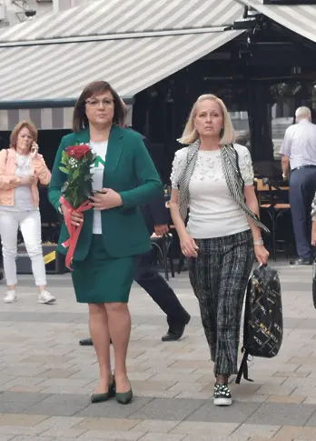 Корнелия Нинова подкрепи кандидата за кмет на Плевен, Ева Маринова