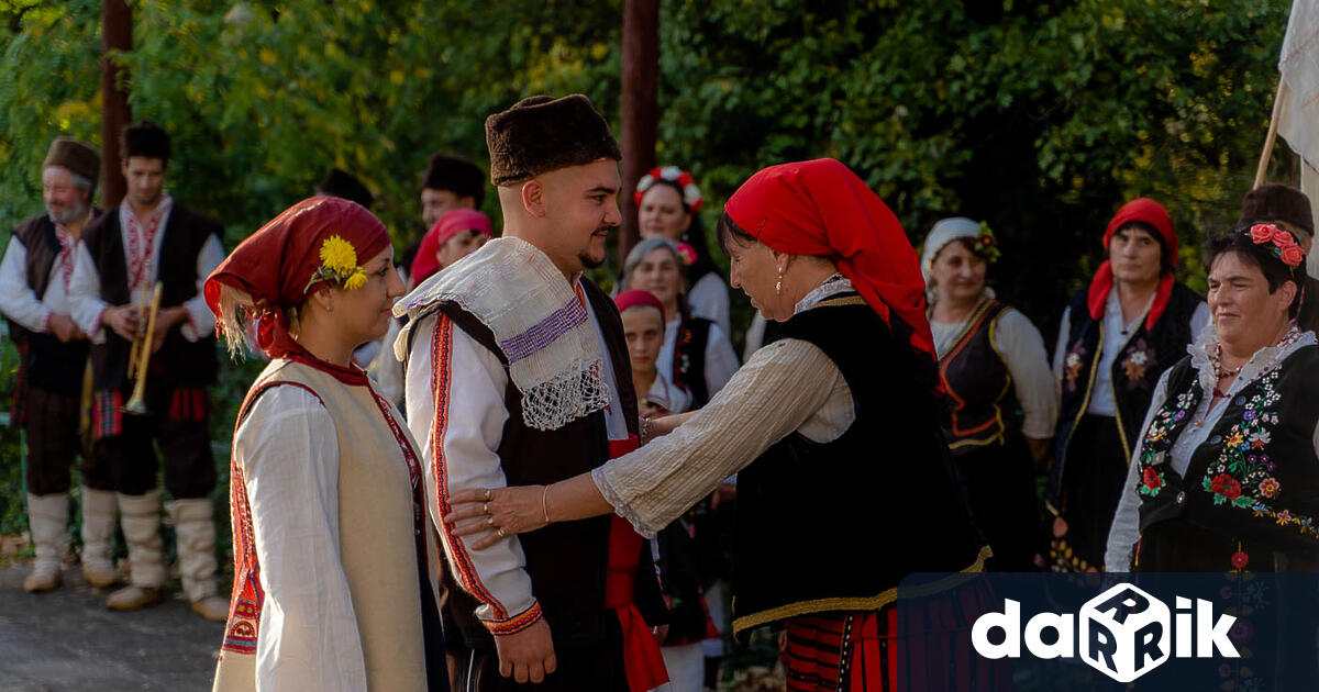 Български народни обичаи оживяха по време на кулинарно музикален празник който