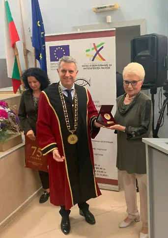 Медицински колеж - Плевен тържествено отбеляза 75 г. от основаването си/СНИМКИ/