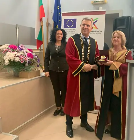 Медицински колеж - Плевен тържествено отбеляза 75 г. от основаването си/СНИМКИ/