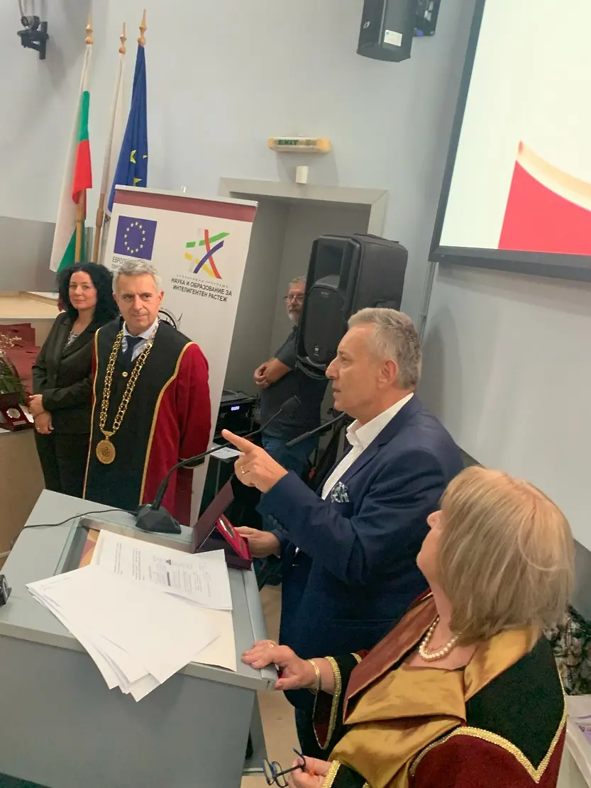 Медицински колеж - Плевен тържествено отбеляза 75 г. от основаването си/СНИМКИ/