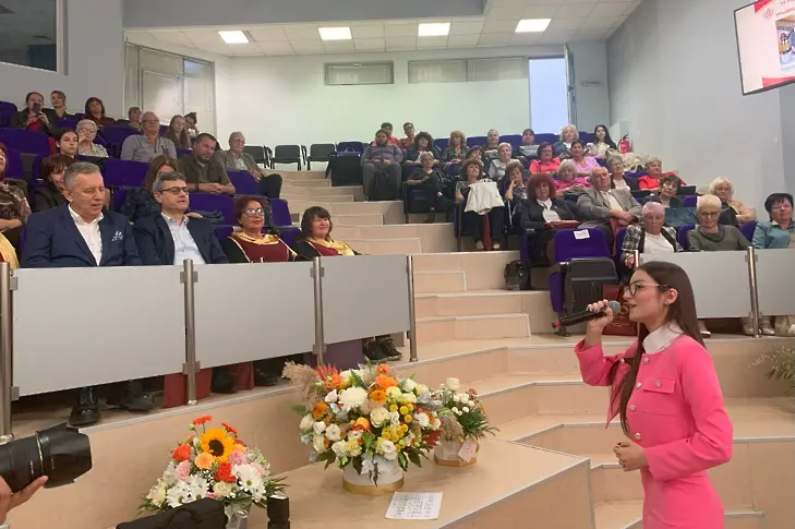 Медицински колеж - Плевен тържествено отбеляза 75 г. от основаването си/СНИМКИ/