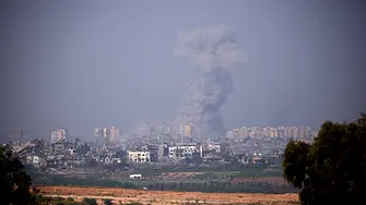 Израел нанесе още атаки по въздух в Газа, засилва офанзивата по суша